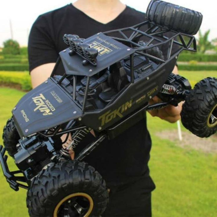 Adventurous All-Terrain Off-Road Truck 0