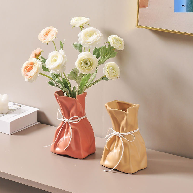 Artisan Resin Flower Vase 3