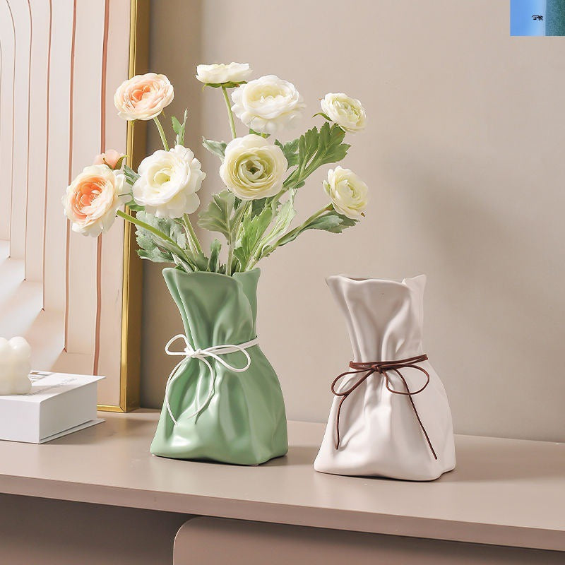 Artisan Resin Flower Vase 4