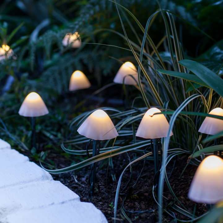 Charming Solar Garden Lights 1