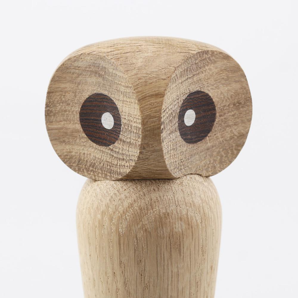 Charming Wooden Owl Sculpture 4