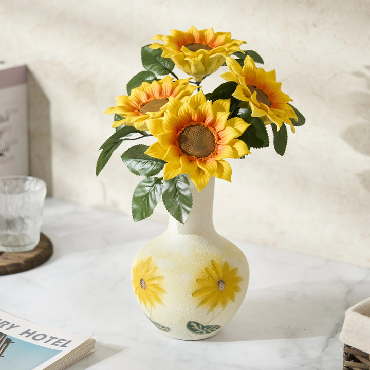 Cheerful Porcelain Artificial Flower Arrangement 0