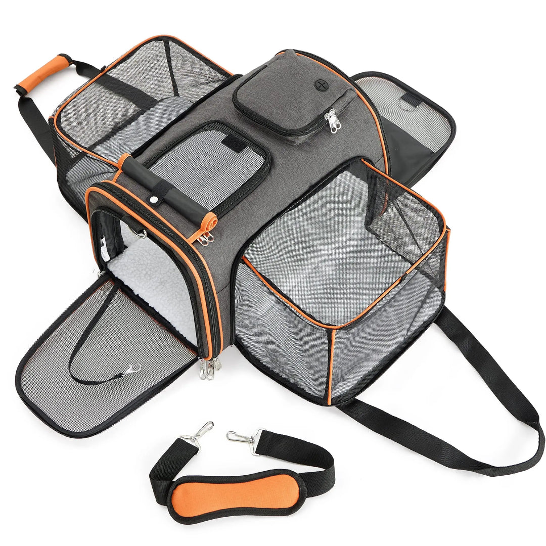 Comfortable Expandable Cat Carrier 0