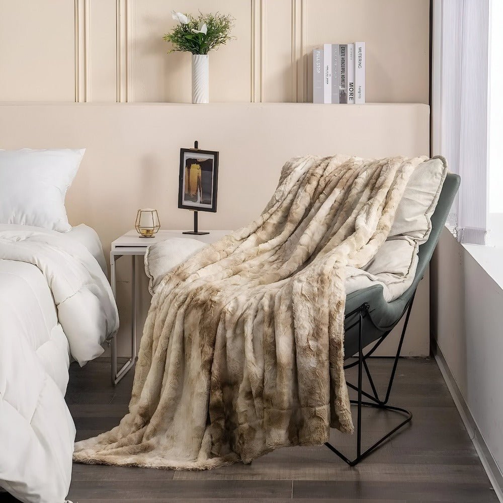 Cozy Double-Sided Fleece Throw 3