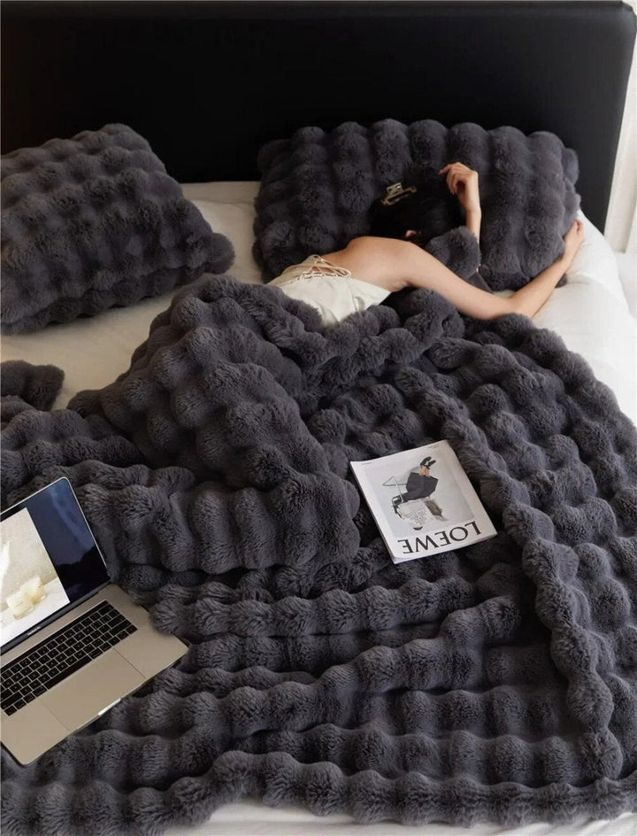 Cozy Double-Sided Fleece Throw 4