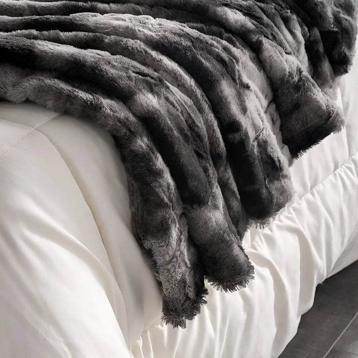Cozy Double-Sided Fleece Throw 6