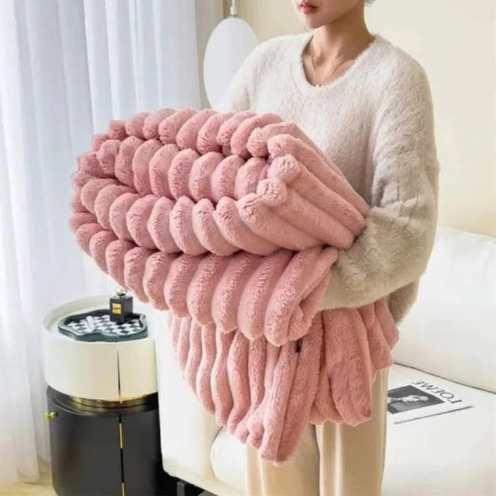 Cozy Faux Fur Throw 0