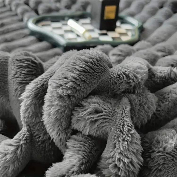 Cozy Faux Fur Throw 2