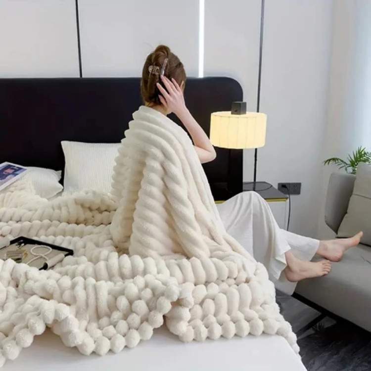 Cozy Faux Fur Throw 3