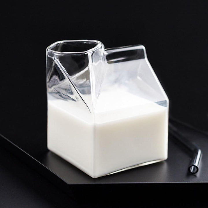 Elegant Borosilicate Glass Jug 1