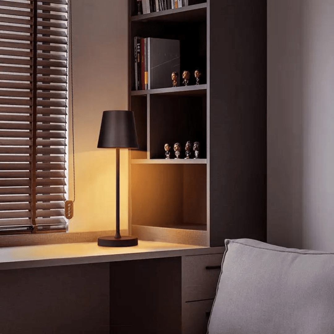 Elegant Cordless Table Lamp 0