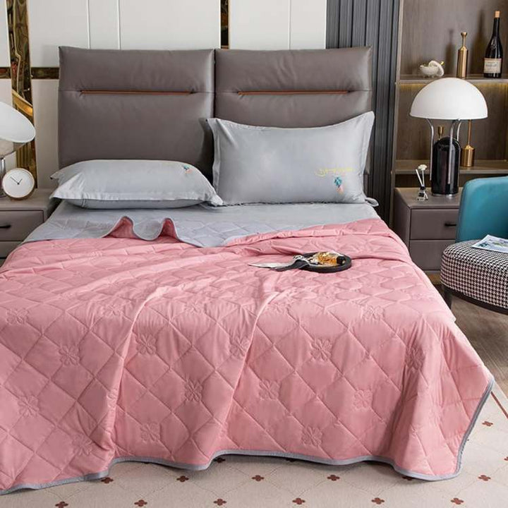 Gentle Breeze Cooling Blanket 1