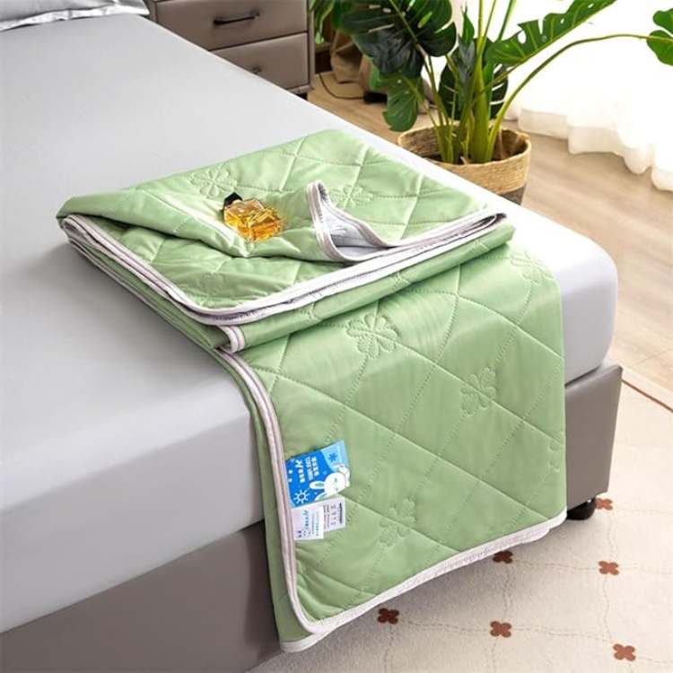 Gentle Breeze Cooling Blanket 4