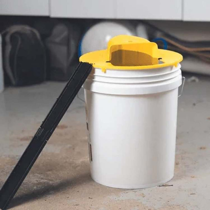 Humane Plastic Mouse Trap 3