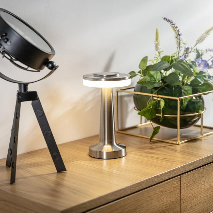 Silver Wireless Retro Table Lamp detail view
