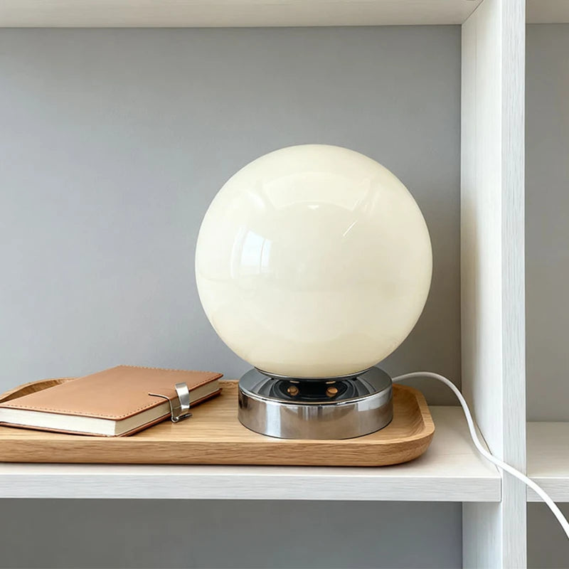 Minimalist Cordless Table Lamp 1