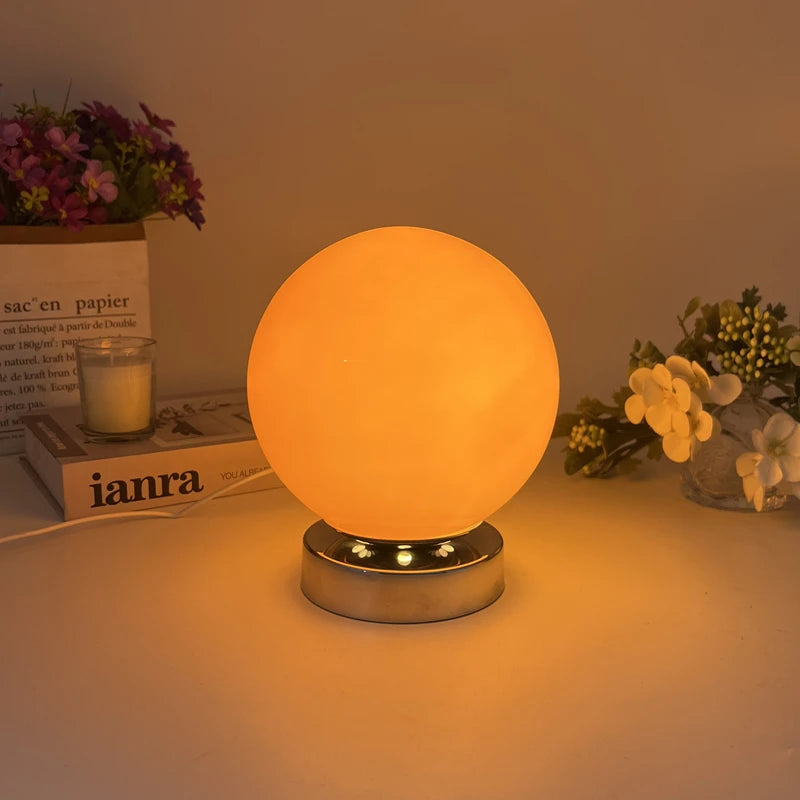 Minimalist Cordless Table Lamp 3