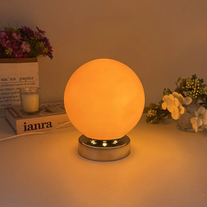 Minimalist Cordless Table Lamp 3