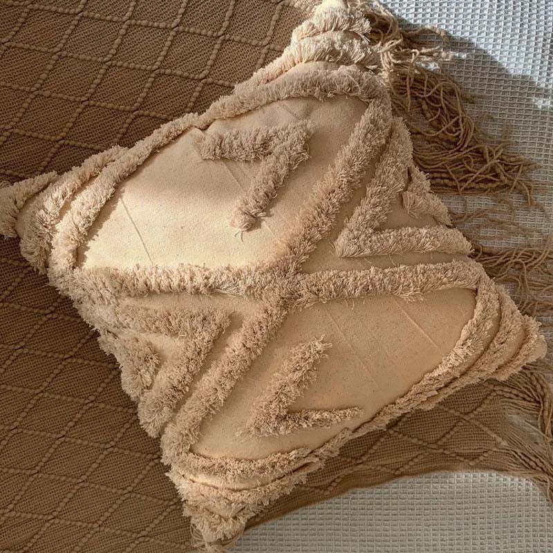 Horizon Rustic Woven Throw Pillow – detail view