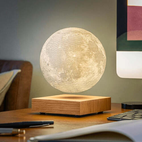 Serene Wooden Moon Lamp 0