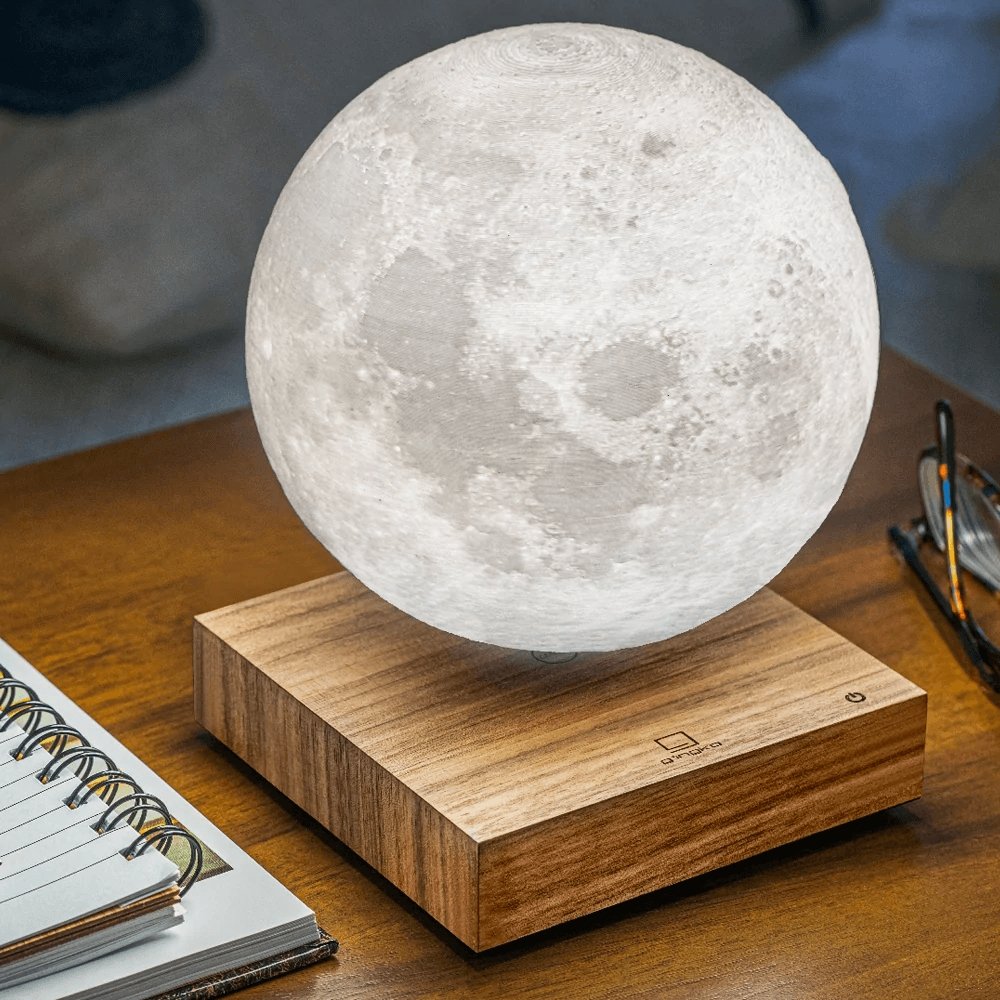 Serene Wooden Moon Lamp 1
