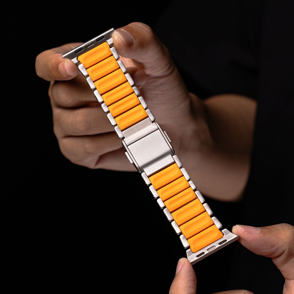 Stylish Titanium Apple Watch Band 8