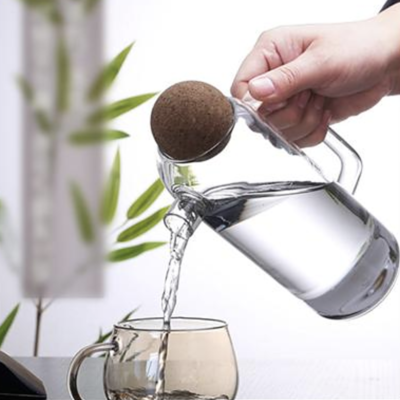 Timeless Borosilicate Glass Pitcher with Lid 3
