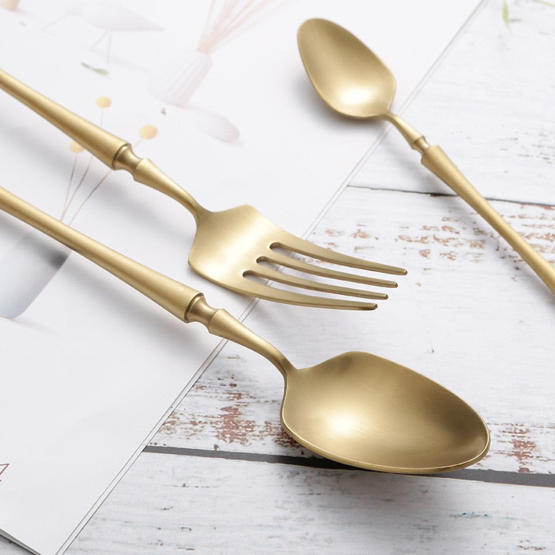 Silver Ridgemont Matte Cutlery – Lifestyle View