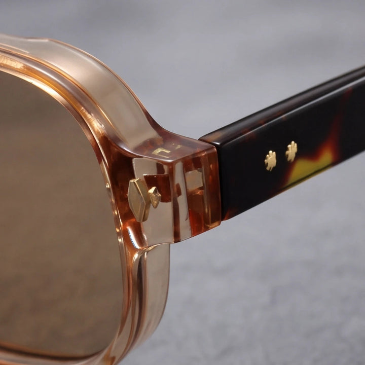 Vintage-Inspired Tortoiseshell Sunglasses 2