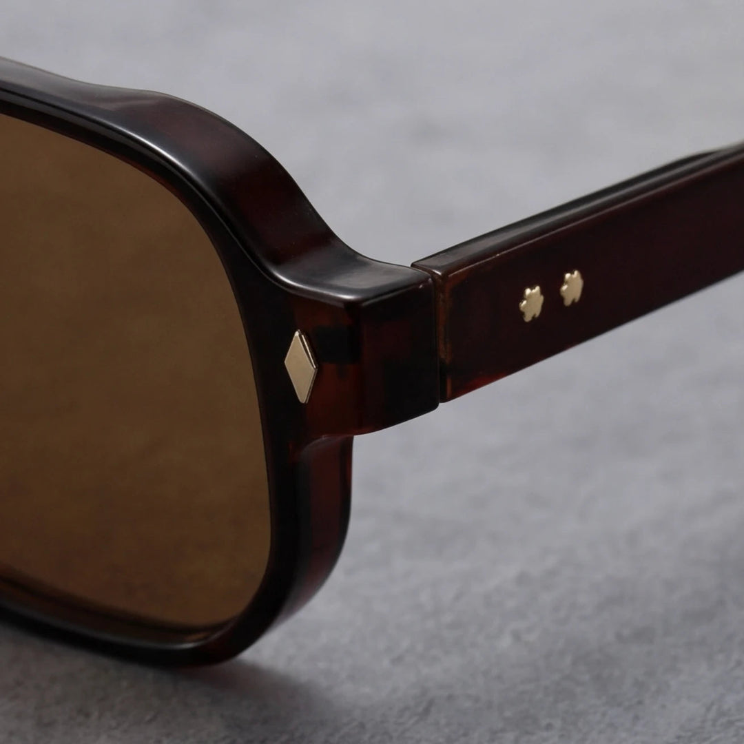 Vintage-Inspired Tortoiseshell Sunglasses 6