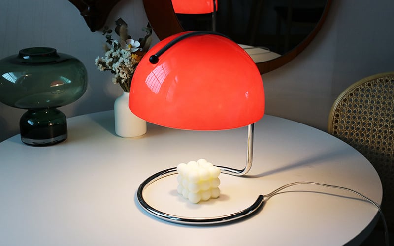 Bauhaus Glass Table Lamp lit glow detail