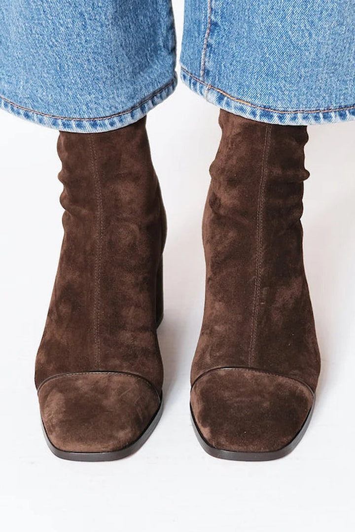 Contour-Fit Heeled Boots alternate view 2