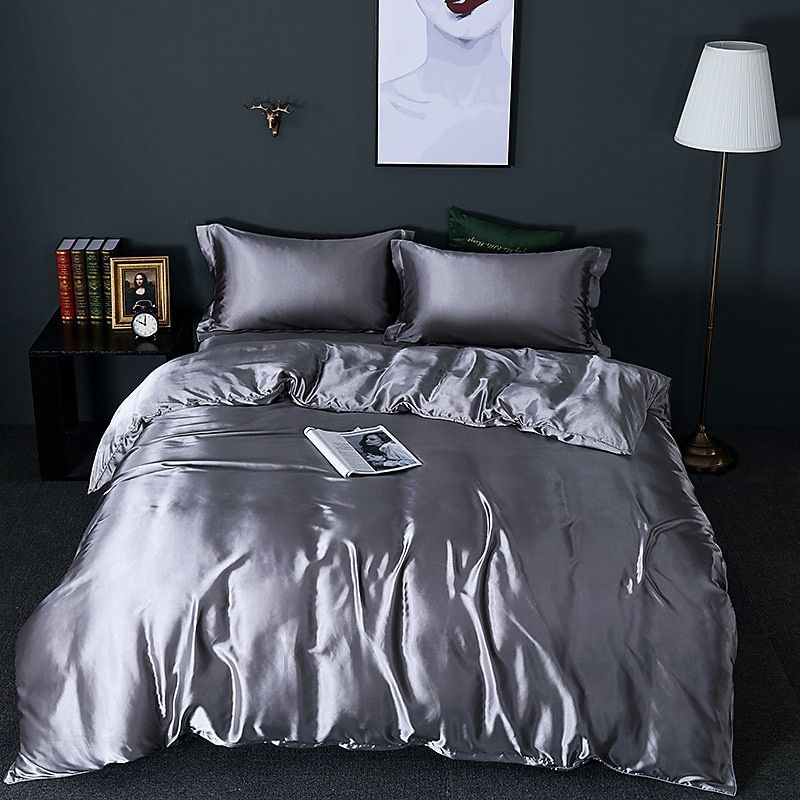 Cooling Silk Bedding Set pillowcase detail