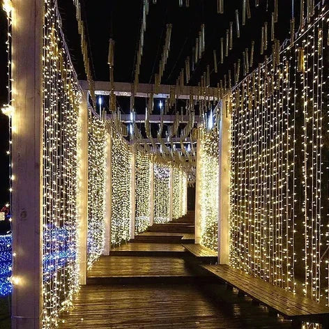300-LED Solar Curtain Lights solar panel detail