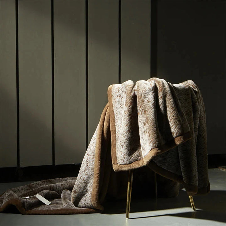 Heavyweight 4kg Fur Throw Blanket texture detail