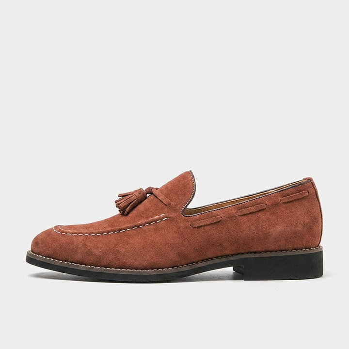Suede tassel loafers sole detail