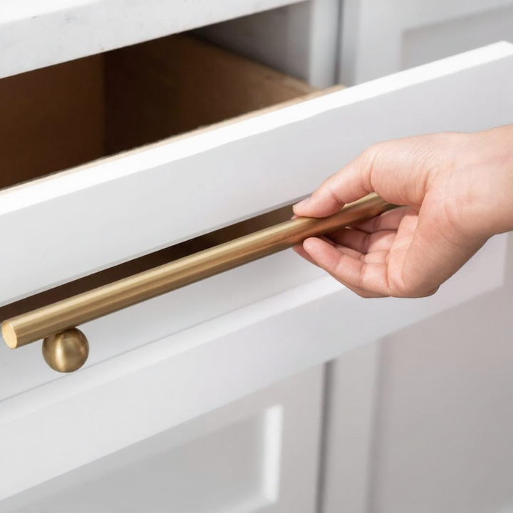 Pull Brass 192-260mm lifestyle