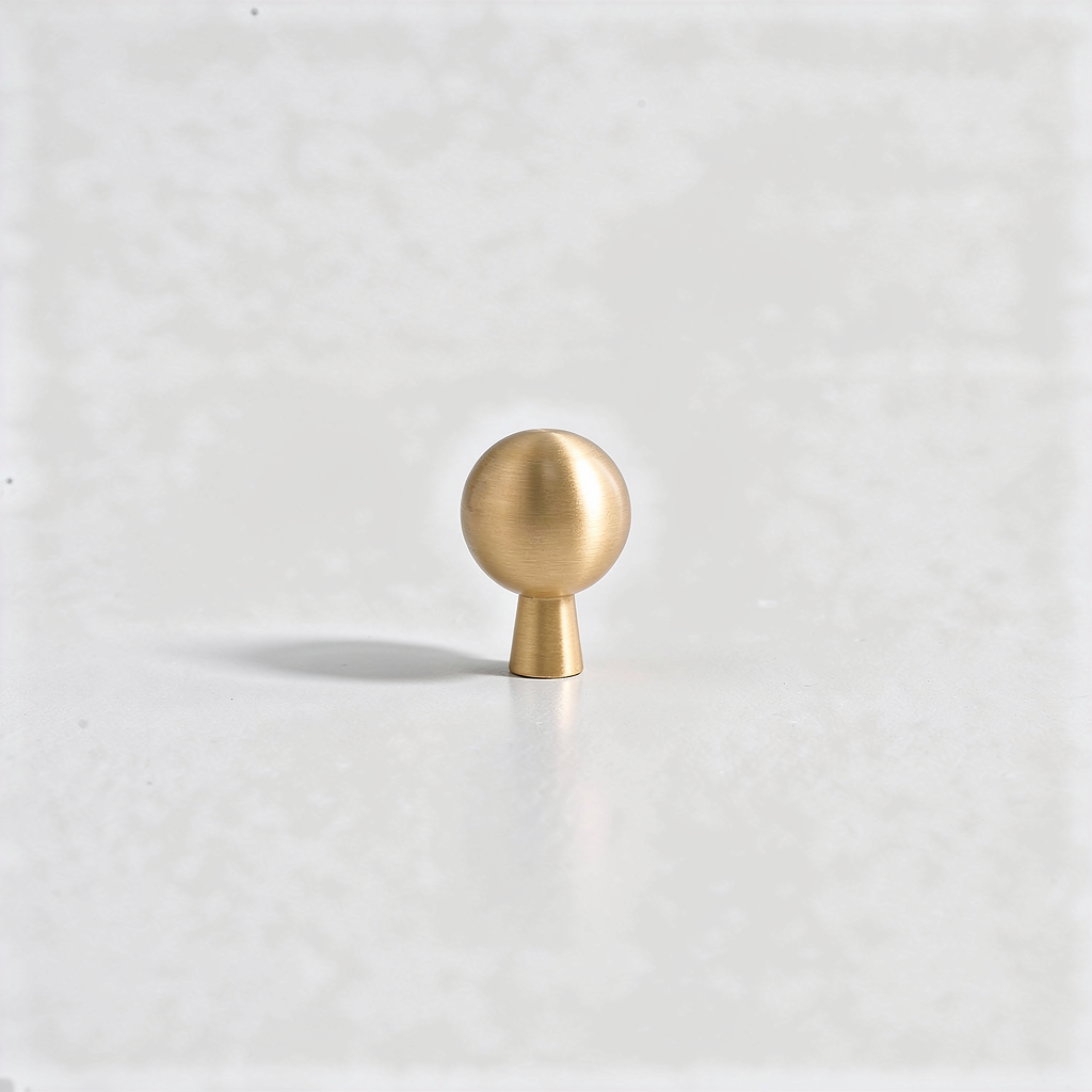 Sculpted Bead Drawer Handle - Pearl Knob / Gold (clean, no text)