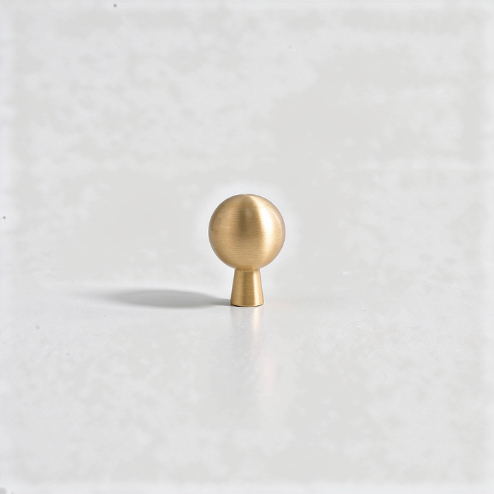 Sculpted Bead Drawer Handle - Pearl Knob / Gold (clean, no text)
