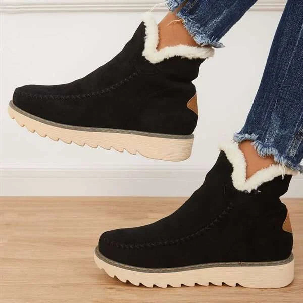 Lined Slip-On Snow Boots elastic lace detail