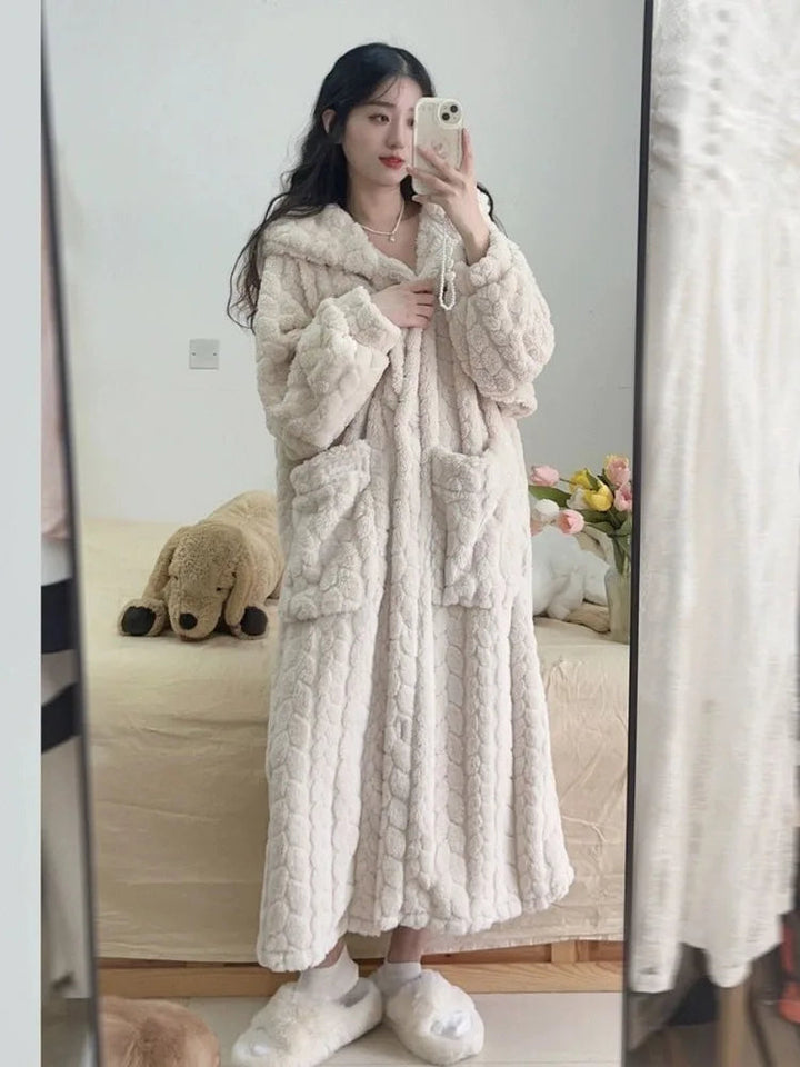 White Long Hooded Bathrobe detail view