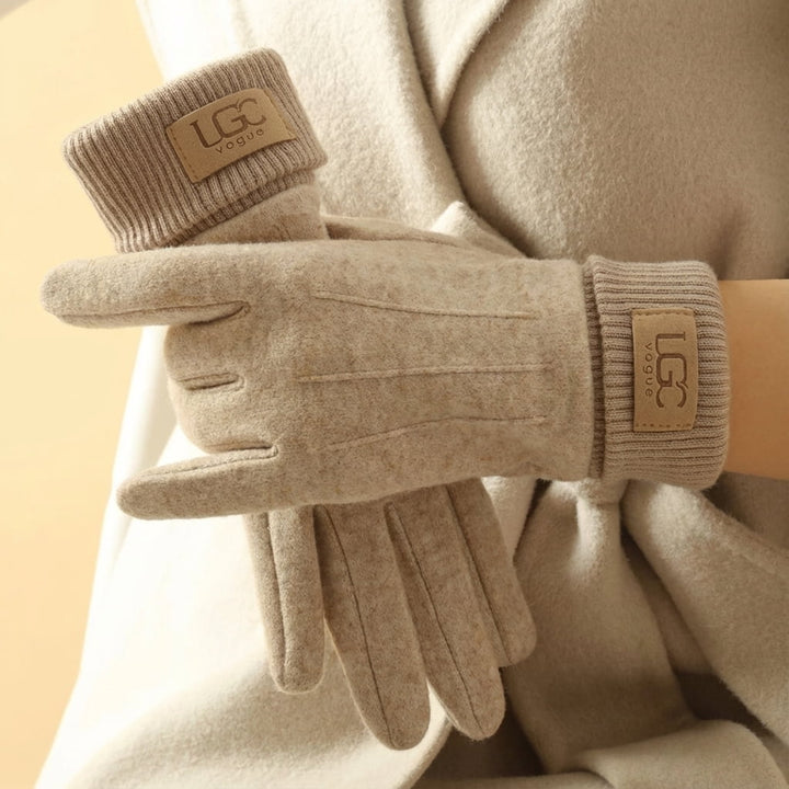 Cashmere blend touchscreen gloves, front view