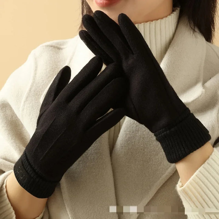 Cashmere blend touchscreen gloves, close-up detail