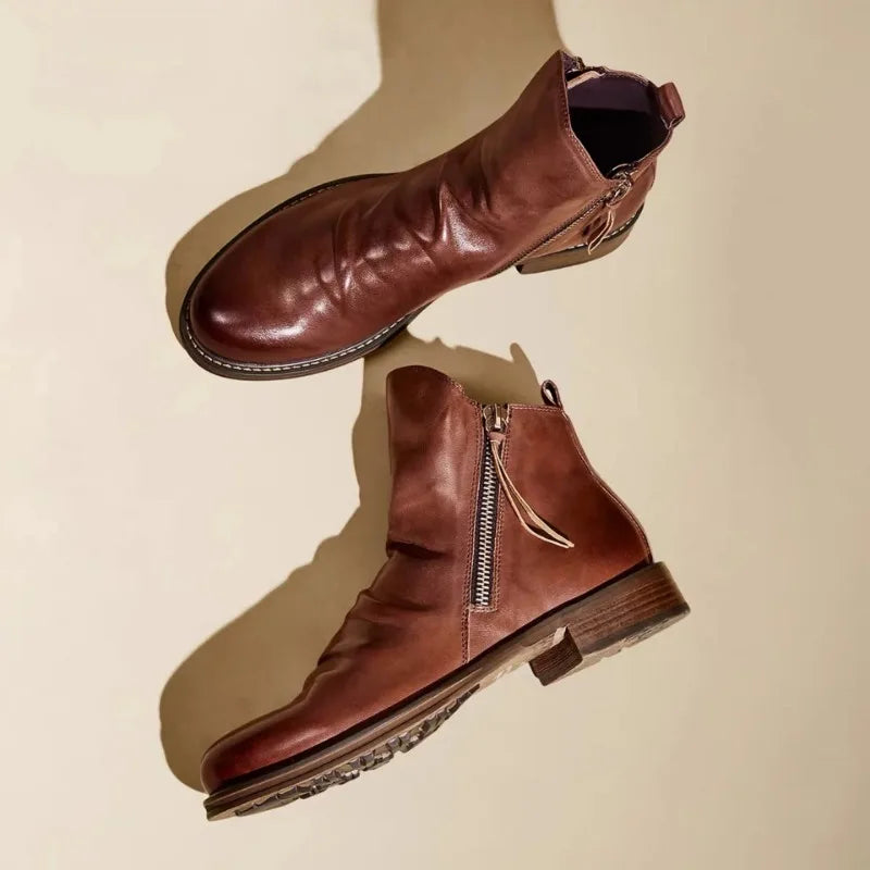 Leather Chelsea boots side zip closure detail