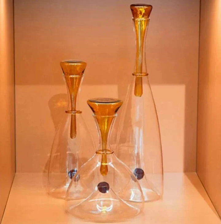 Elegant Hand-Blown Glass Wine Carafe with Decorative Stopper for Sophisticated Serving