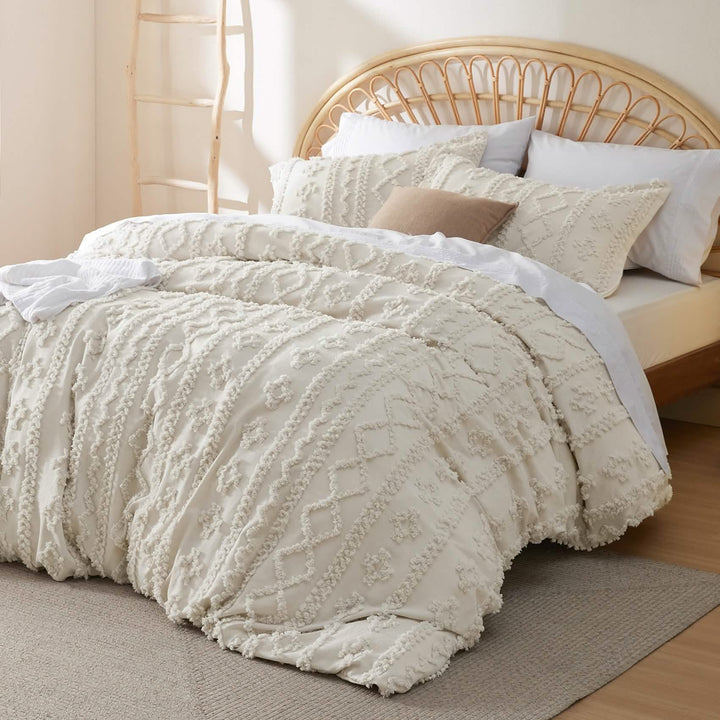 Tufted Boho Duvet Cover Set corner and hem detail