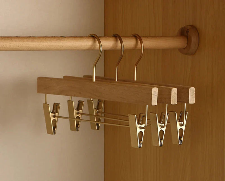 Camphor Wood Hangers trouser clip detail