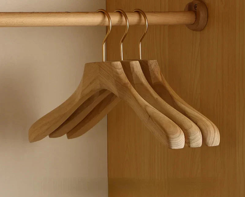 Camphor Wood Hangers wide-shoulder detail