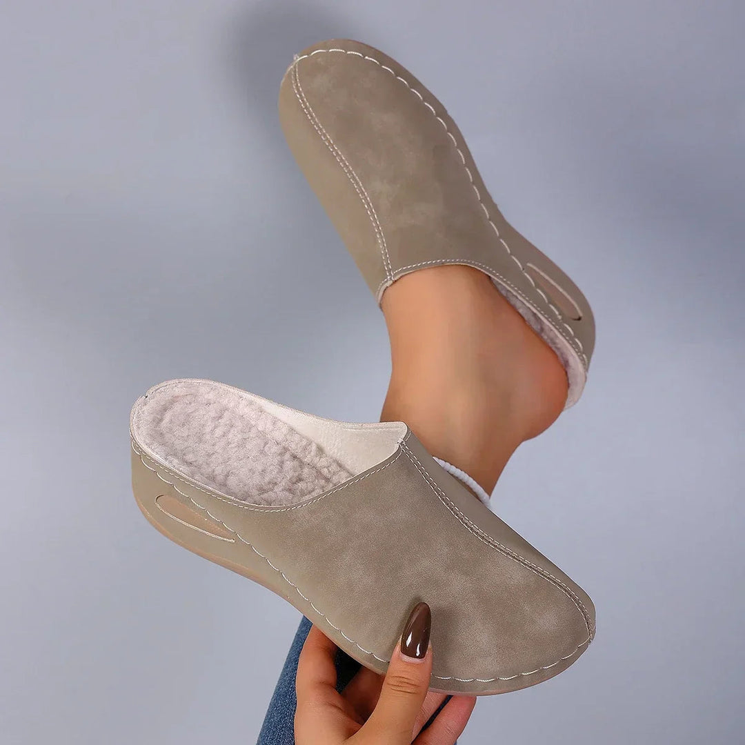 Slip-On Comfort Clogs with Cushioned Insole and Lightweight Sole for Women