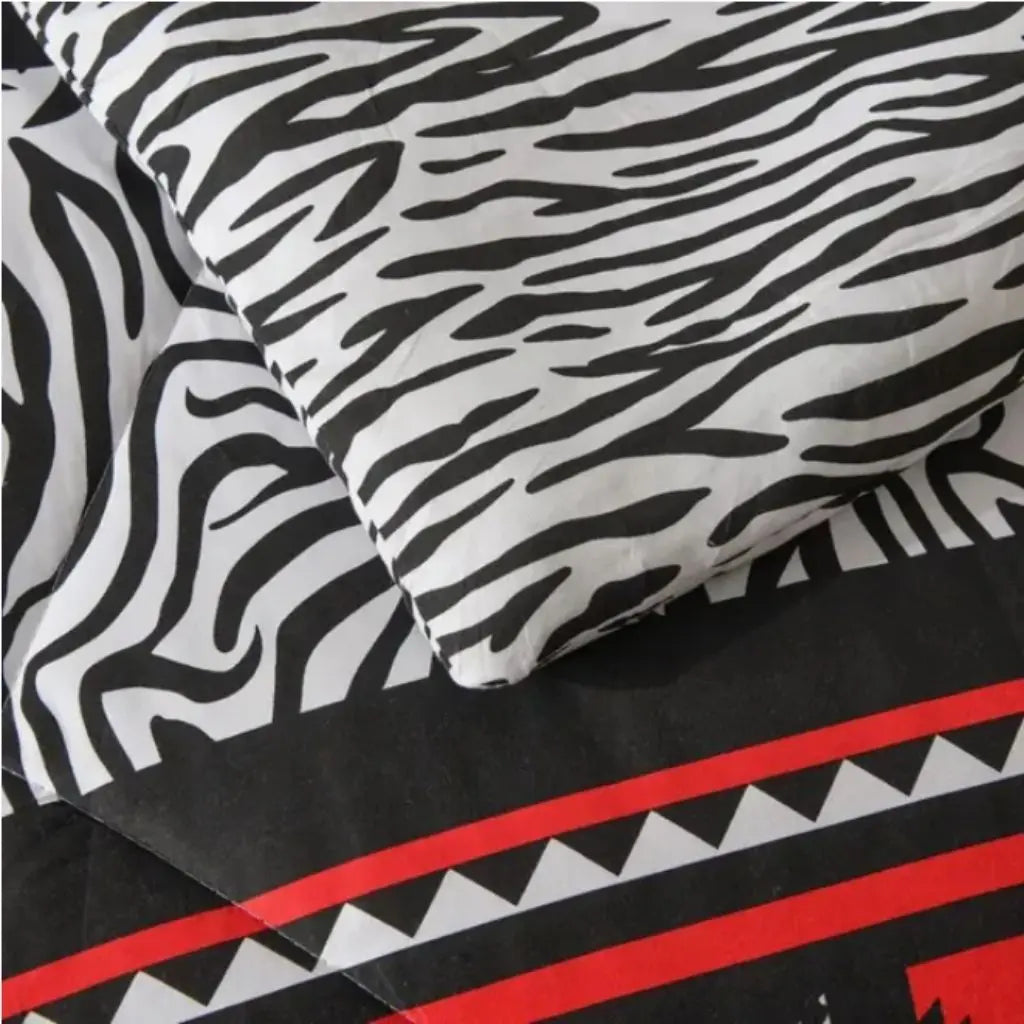 Zebra Print Quilt stitching and border detail